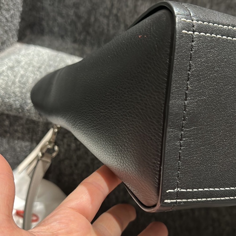Leather Riley Coach tote bag. - Picture 9 of 17